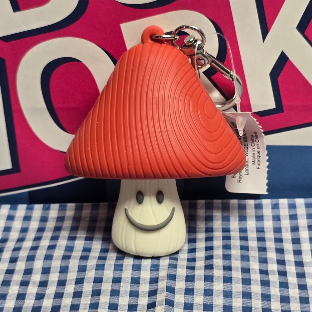 BBW Red Cap Smiling Mushroom Pocketbac Holder